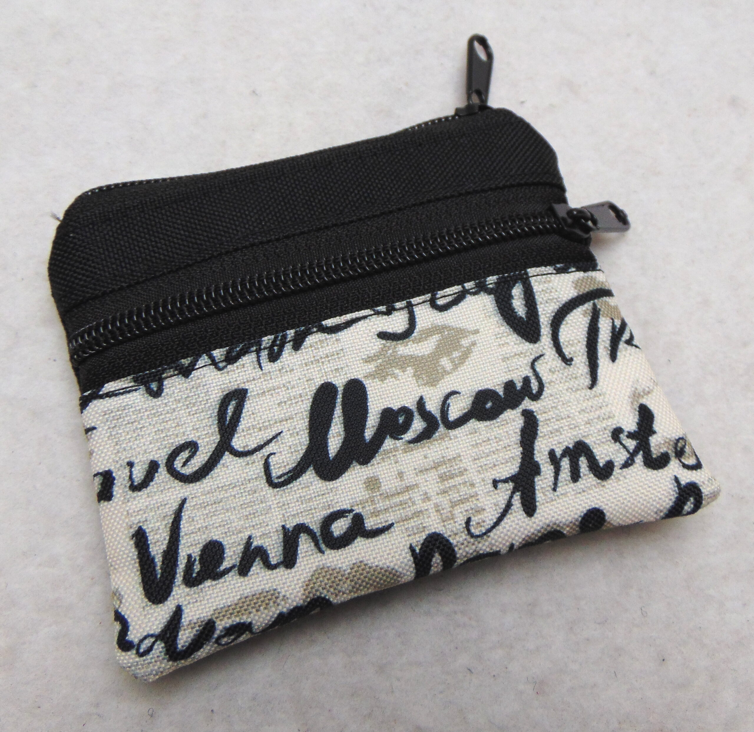 Malá peněženka- kapsička- písmo